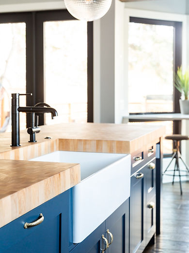 Kitchen island detail vertical